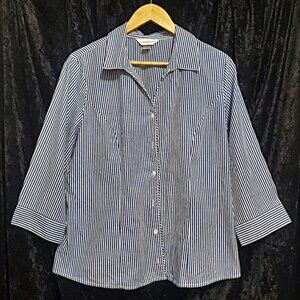 Christopher & Banks 3/4 sleeve button down V-Neck blouse size L